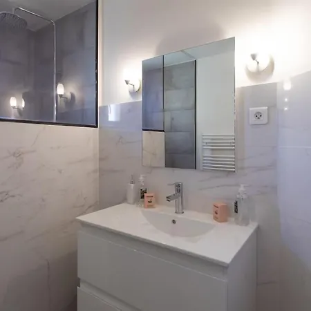 L1 Auguste Valensin 10 Min A Pied Mer Clim&wifi Apartment *